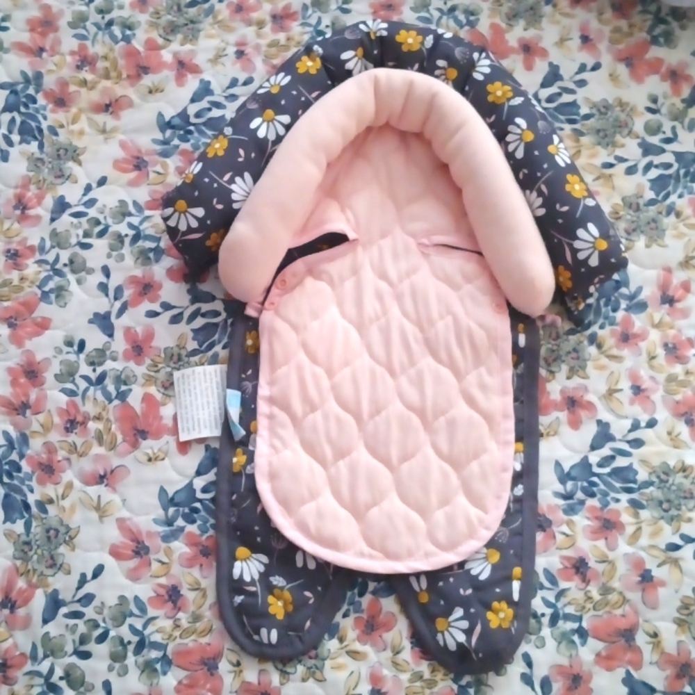 Car seat head cushion for newborn girls